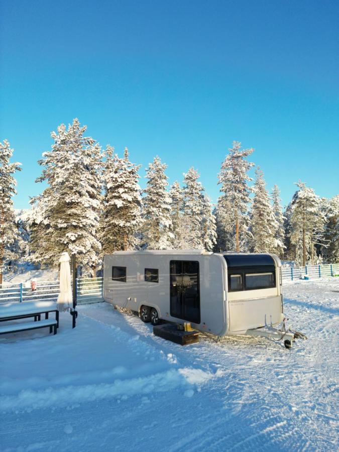 Santa'S Luxury Trailer Hotel Rovaniemi Exterior foto